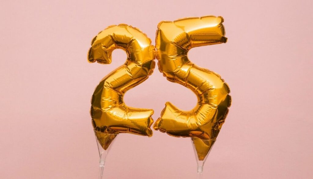 balloons that write 25.